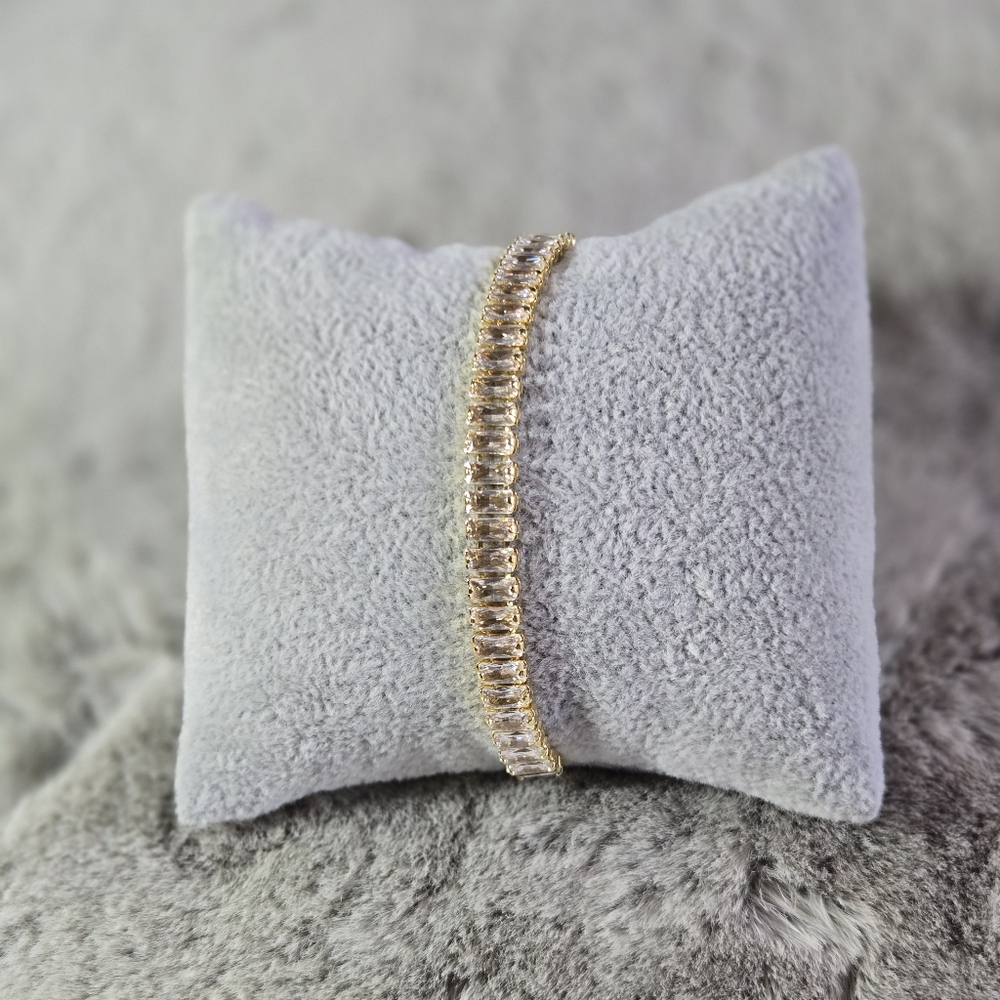 NEW | Sparkling Gold Tone Tennis Bracelet